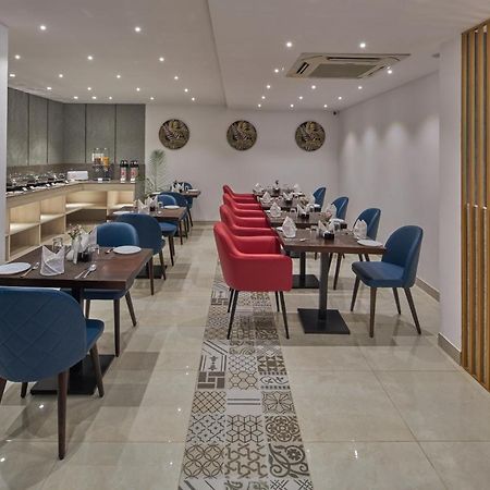Regenta Inn 4Th Block Koramangala Бангалор Екстериор снимка