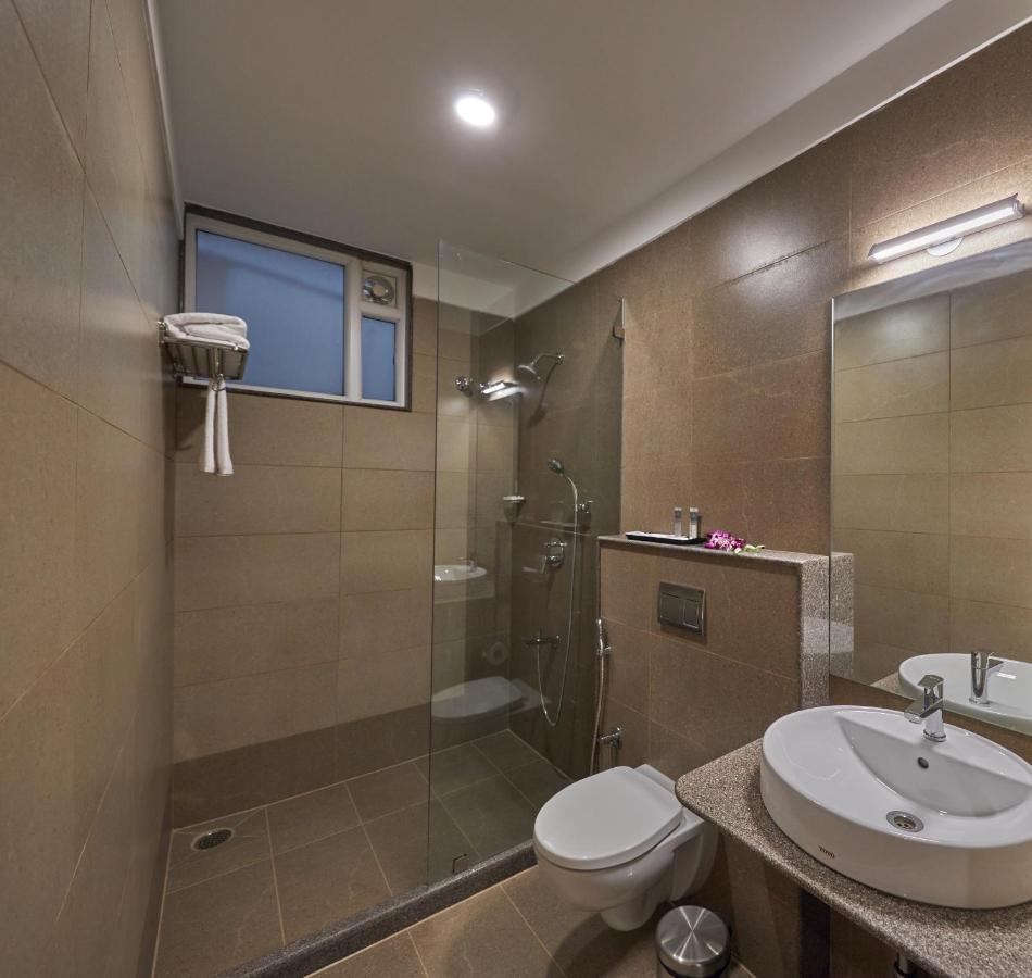 Regenta Inn 4Th Block Koramangala Бангалор Екстериор снимка